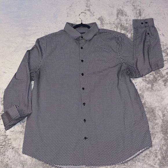 Express Black and White Geometric Shirt(0047) - Picture 1 of 10
